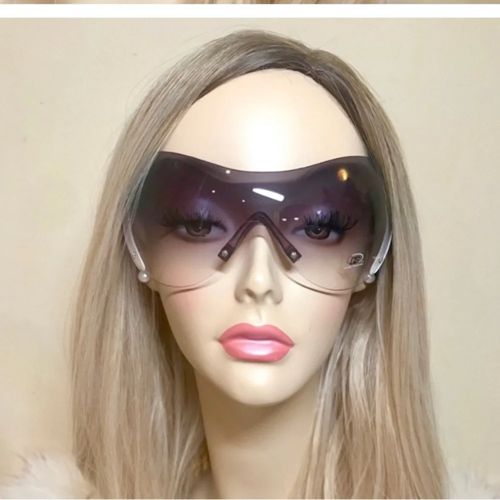 DG  Luxury Shield Sunglasses New - Picture 2 of 9